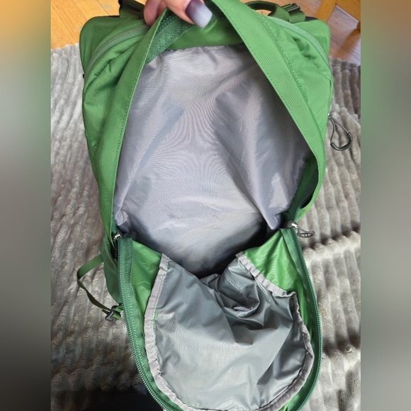 OSPREY Manta 24 Forest Green Men's Backpack - Picture 3 of 12